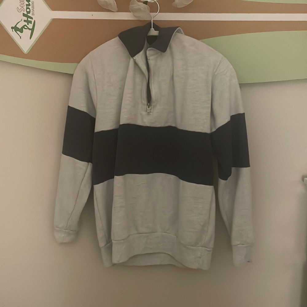 Cute brandy Melville pull over